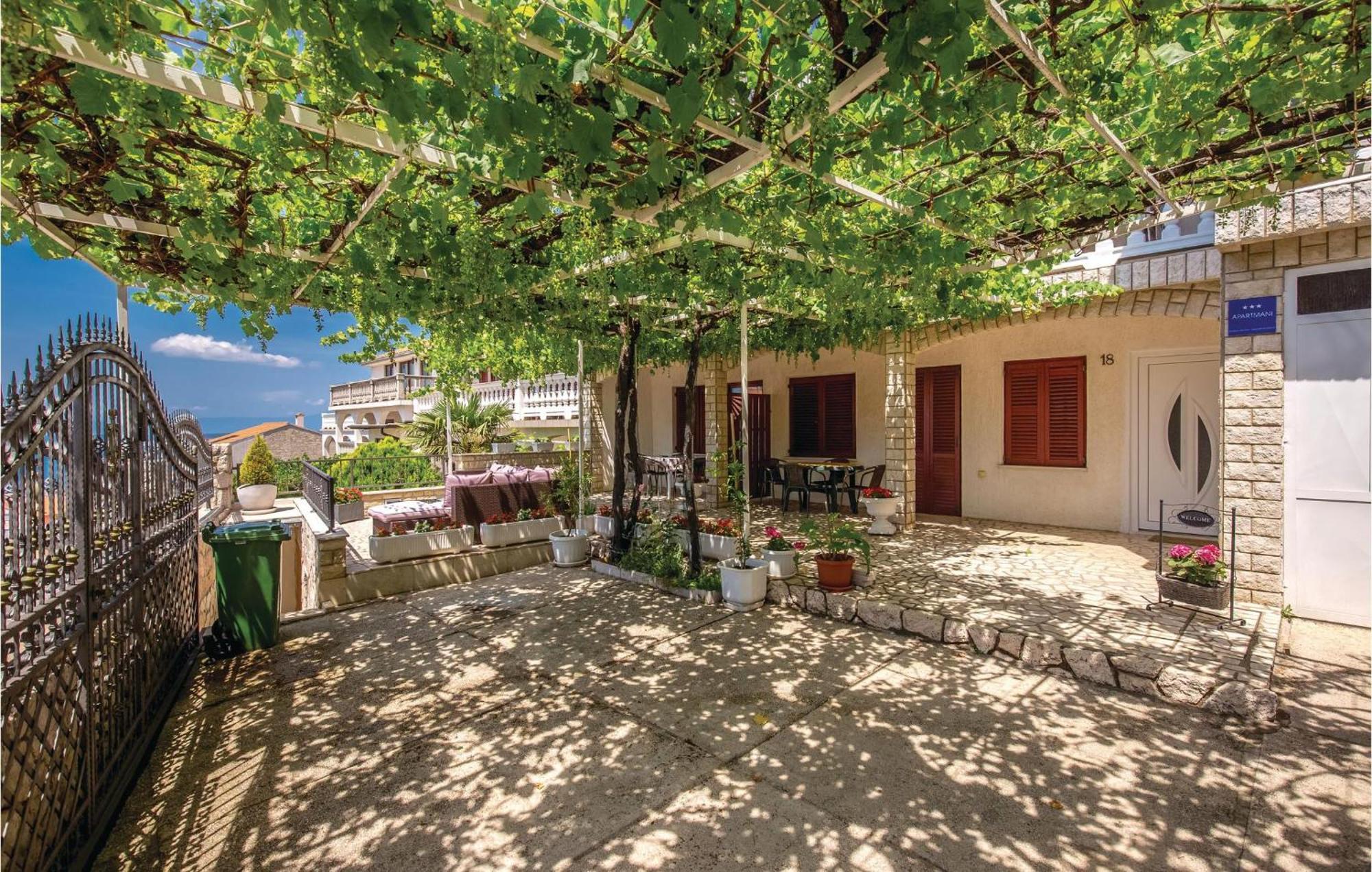 Nice Apartment In Crikvenica With Wifi Εξωτερικό φωτογραφία