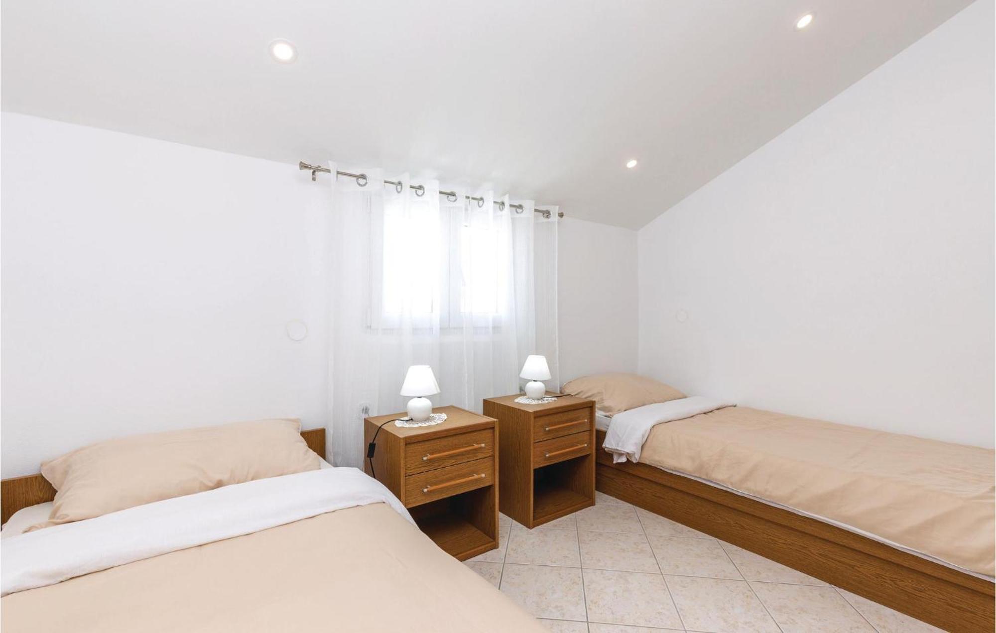Nice Apartment In Crikvenica With Wifi Εξωτερικό φωτογραφία